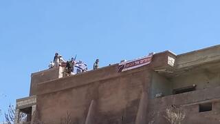 מתנחלים מתנועת חלוצי הבשן מתבצרים בכפר חאדר מעבר לגבול סוריה