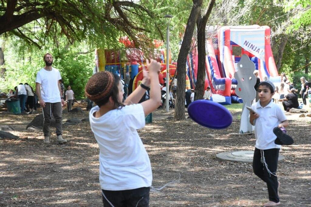 משפחות מבלות ביום העצמאות בקריית שמונה
