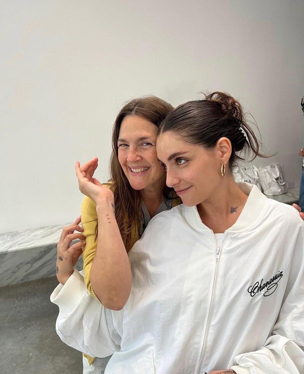 דרו ברימור שרה קורי