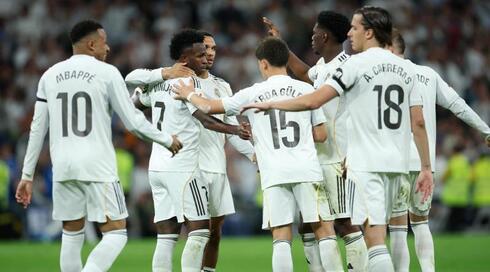 שחקני ריאל מדריד חוגגים