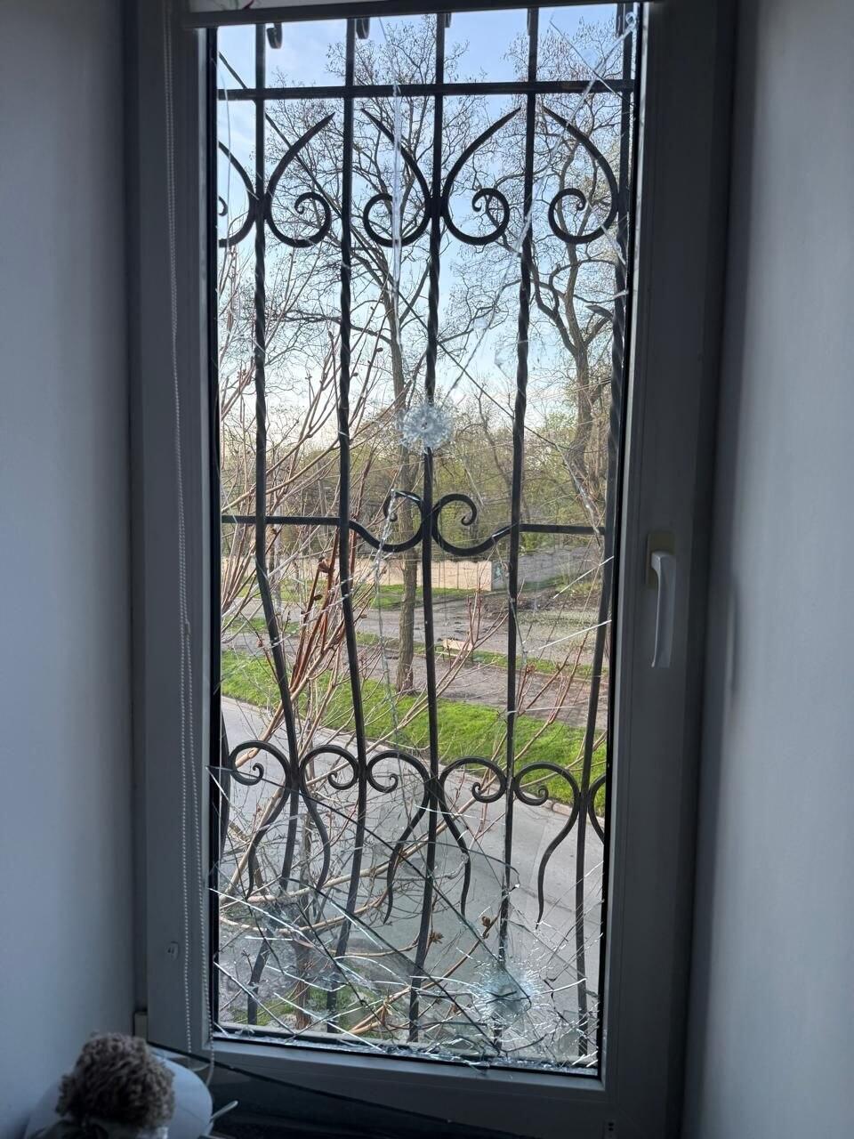 הפגיעה באחד החלונות