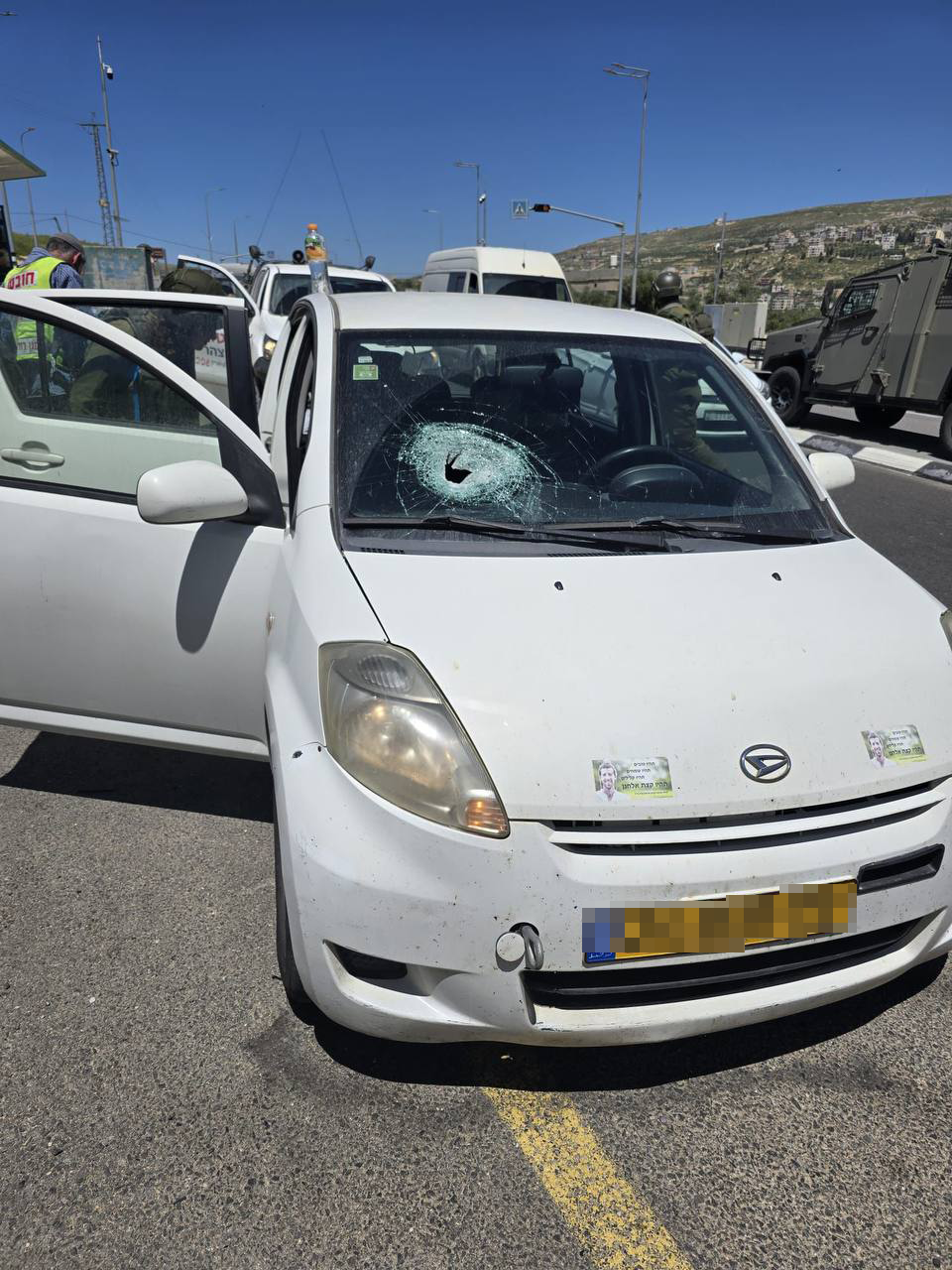 הרכב שהותקף מיידוי אבנים בציר גלעד