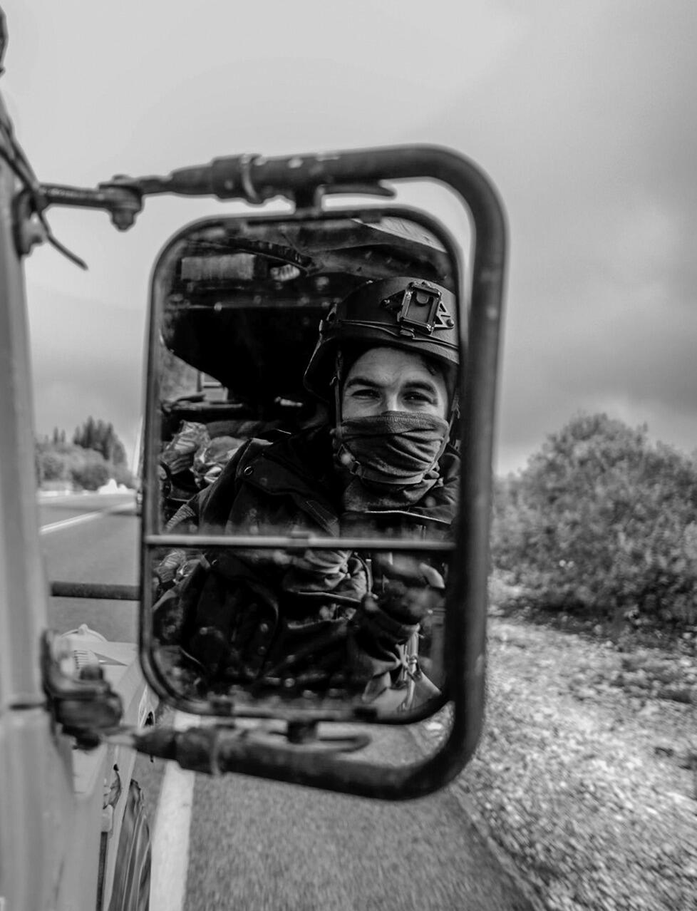 רס"ר אבשלום במראת ההאמר. המשימה דומה, רק הטיפוגרפיה אחרת