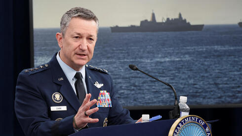 פיט הגסת' ודן קיין