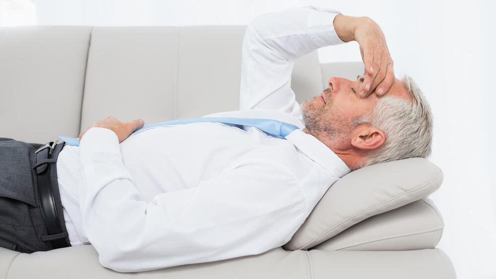 Фото: shutterstock גבר בוגר, עייפות, טסטוסטרון נמוך