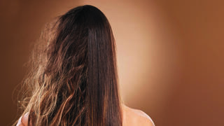 החלקת שיער ברזילאית הטבעונית