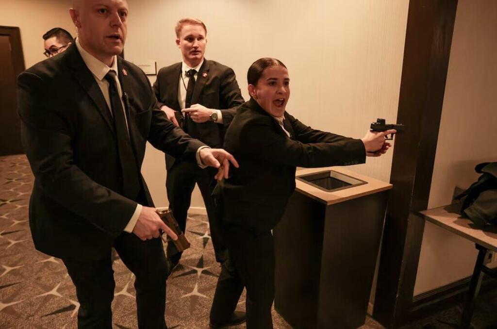 אנשי השירות החשאי לאחר הירי