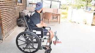 חשוד בגניבת רכב שוחרר לאחר שנתפס מרותק לכיסא גלגלים