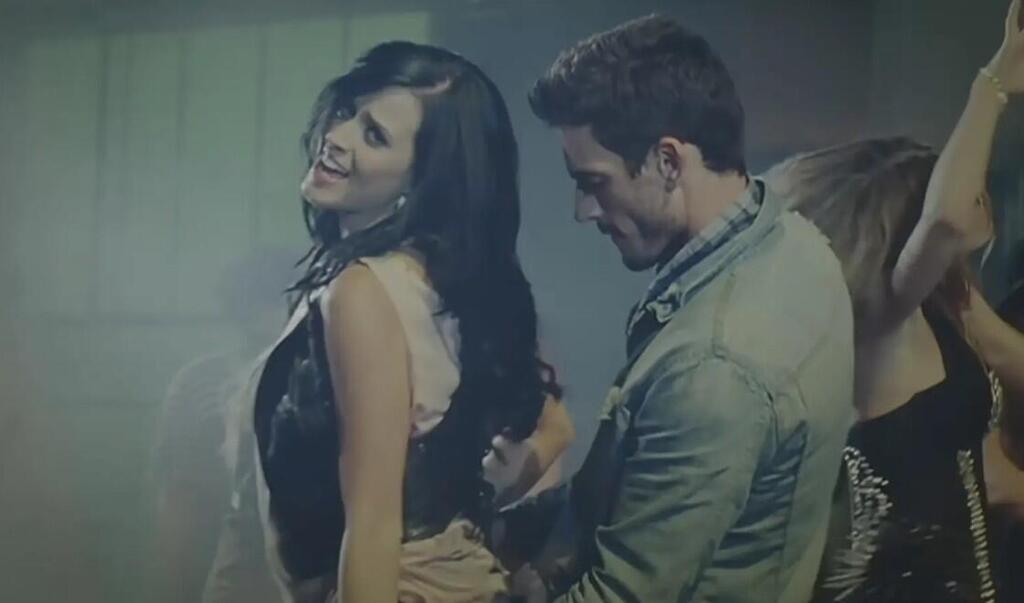 קייטי פרי ג'וש קלוס