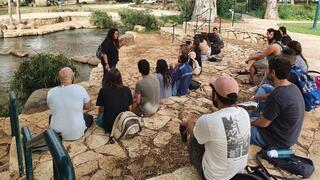 סטודנים מאוניברסיטת תל-חי בנחל עין זהב
