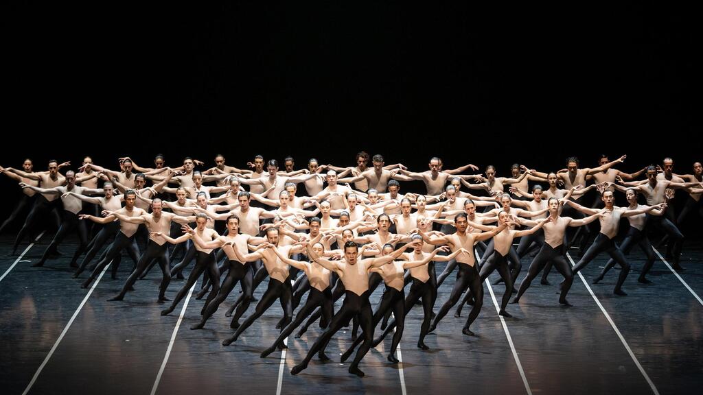 Сцена из спектакля BOLERO X 