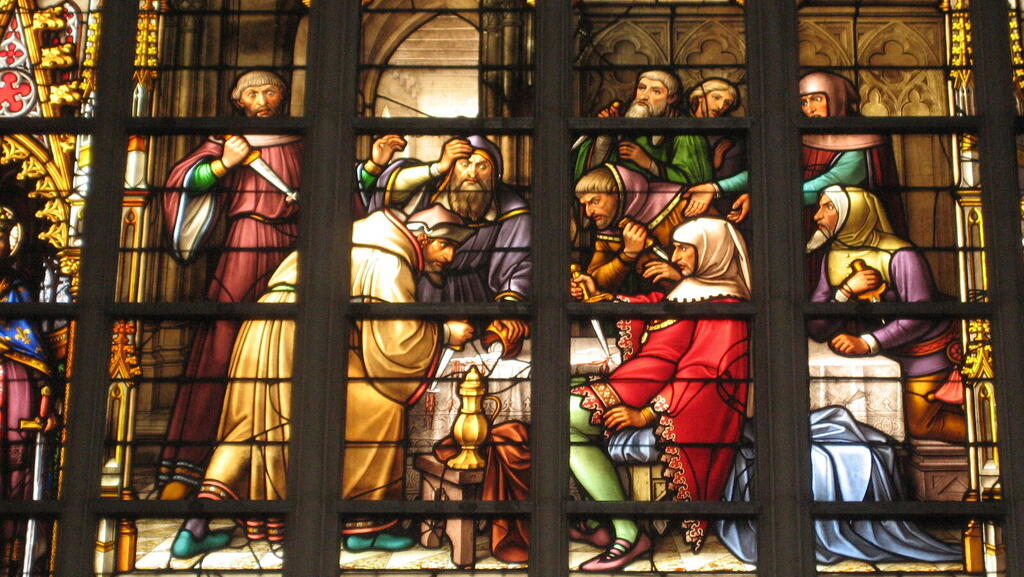 הוויטראז' המתאר יהודים מחללים את לחם הקודש בקתדרלת סנט מישל וסנט גודולה בבריסל