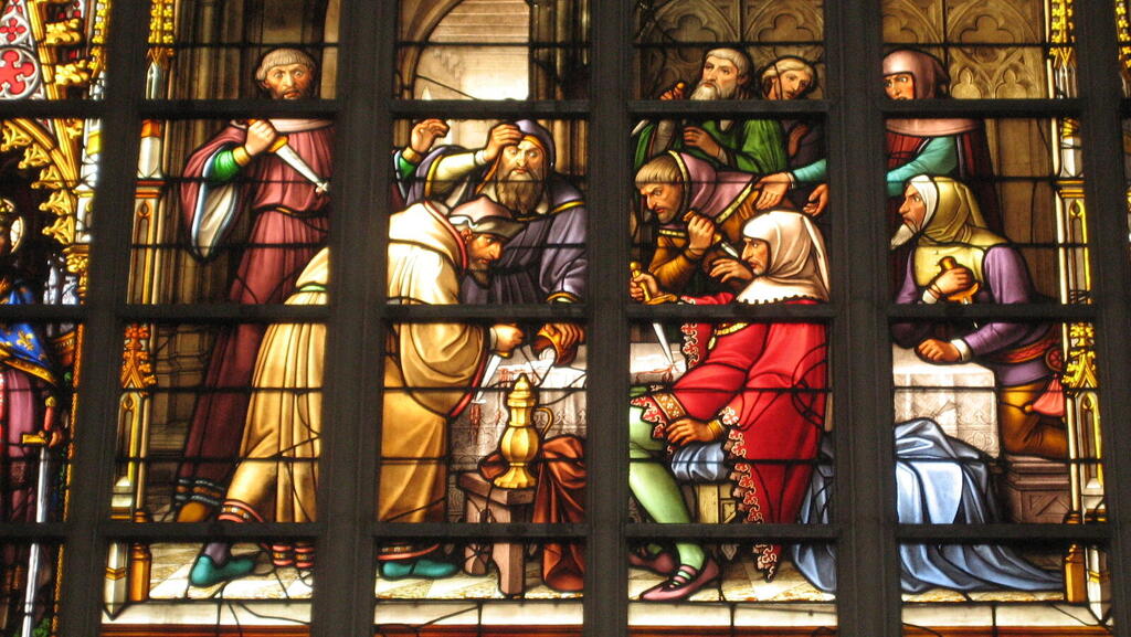 הוויטראז' המתאר יהודים מחללים את לחם הקודש בקתדרלת סנט מישל וסנט גודולה בבריסל