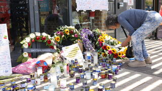 אנדרטה לזכרו של בנימין ימנו זלקה מחוץ לפיצריה