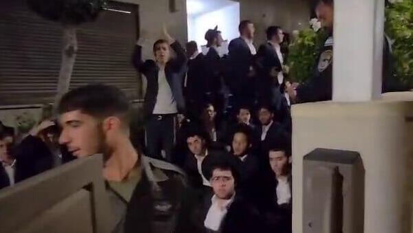 גינויים לפריצה, בלי להזכיר מי עומדים מאחוריה