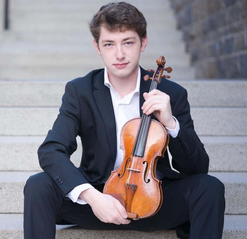 Violinist Michael Shaham 
