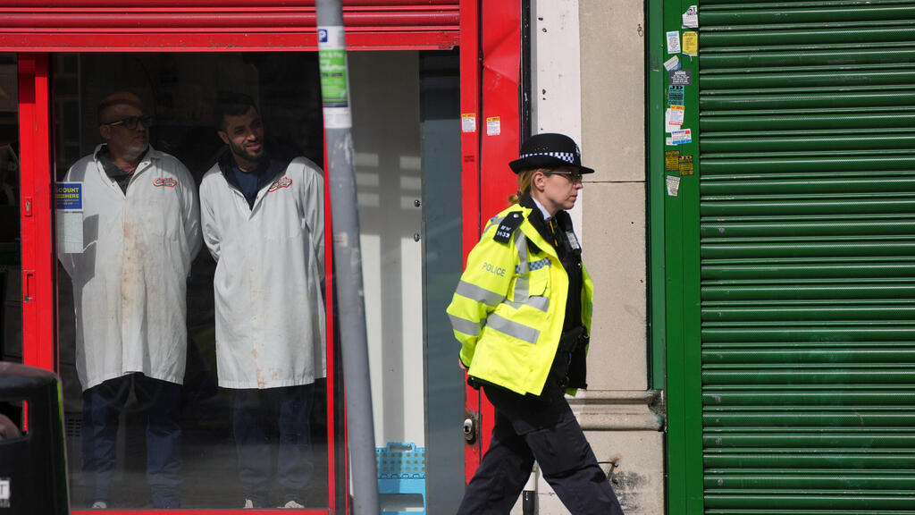 זירת דקירה פיגוע לונדון בריטניה נגד הקהילה היהודית יהודים בשכונת גולדרס גרין