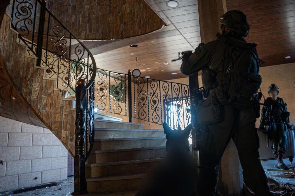 ברני עם הלוחמים בדרום לבנון