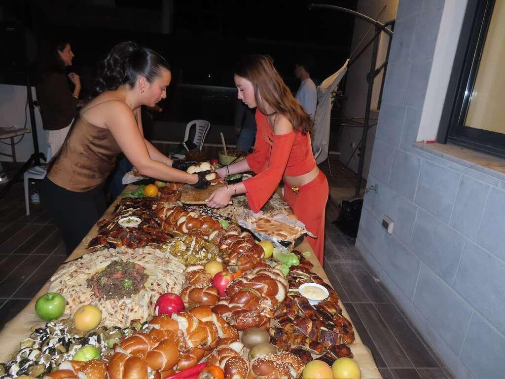 Tali Fisk and Janie Levitt 