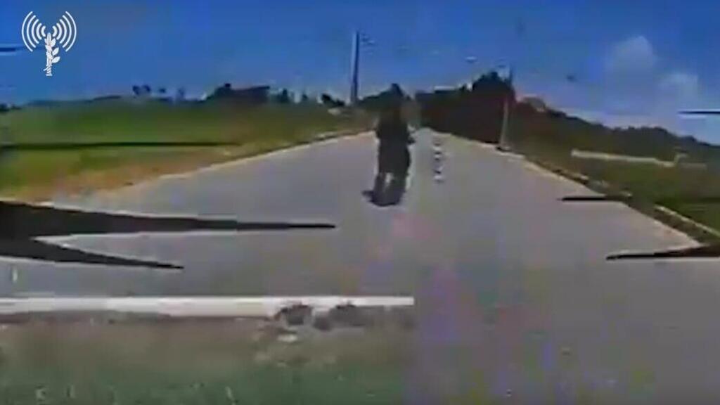 תיעוד: חיסול מחבל חיזבאללה בעת שניסה להימלט על אופנוע באמצעות רחפן חמוש
