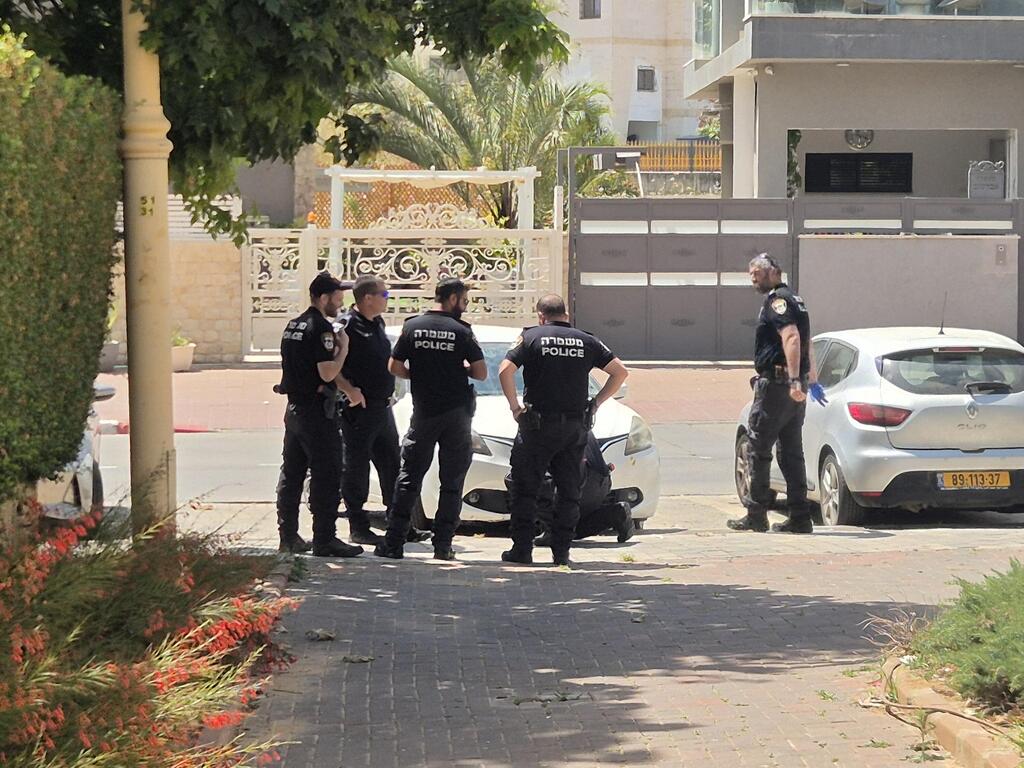 כוחות משטרה בזירה