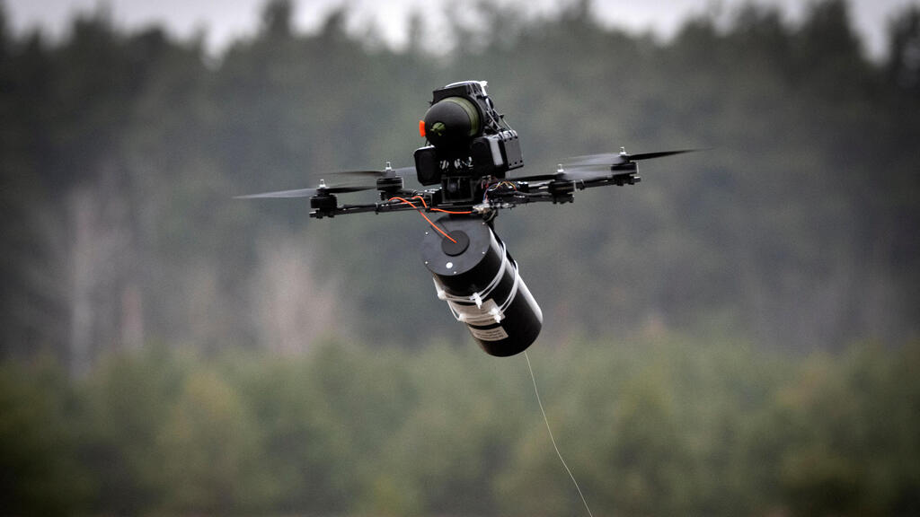 Ukrainian fiber optic drone (Photo: Efrem Lukatsky, File/AP) רחפן סיב אופטי