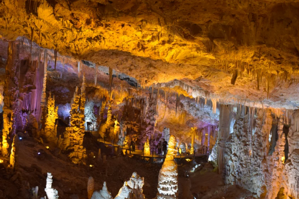 Thanks to the work of Bar-Matthews and her colleagues, Soreq Cave became one of the world’s most important paleoclimate sites. The stalactites of Soreq Cave 