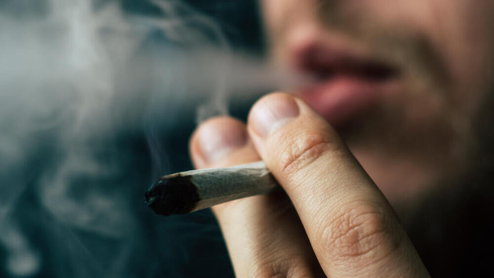 The decision does not legalize recreational marijuana use (Photo: Shutterstock) עישון ג'וינט