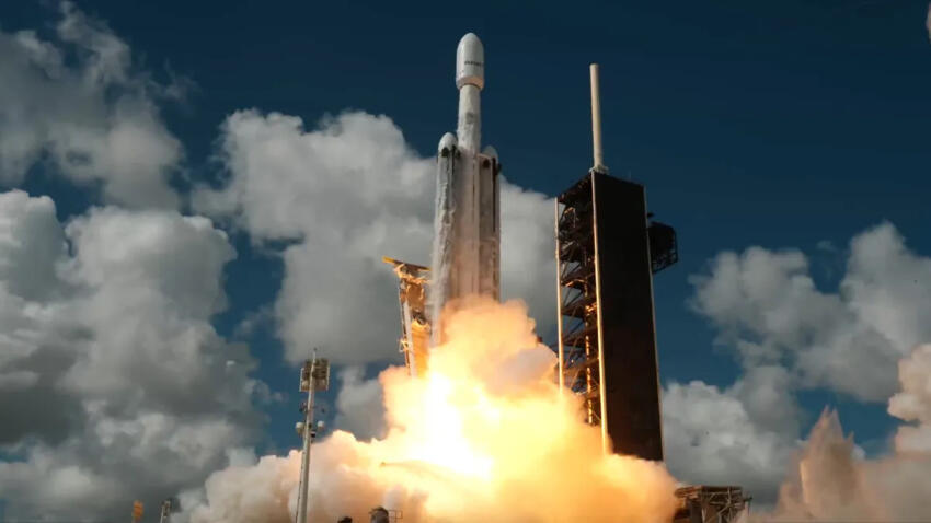 A fee of up to $200,000 per launch within a few years. Launch of a SpaceX Falcon Heavy rocket this week 