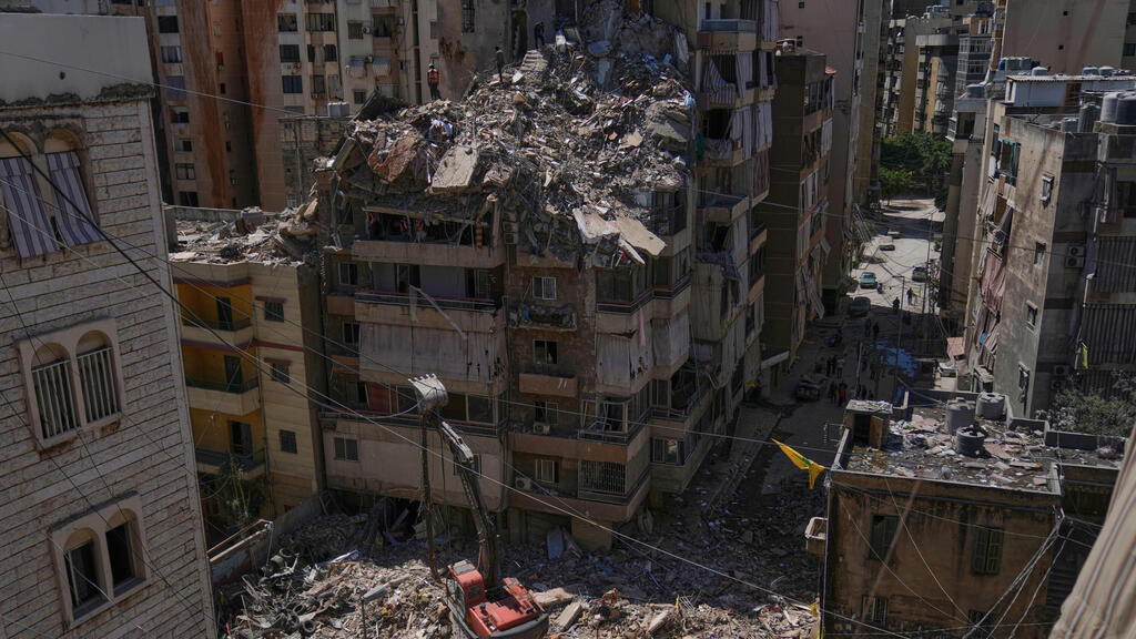 Beirut’s Dahieh district (Photo: Bilal Hussein/ AP) ההרס בלבנון