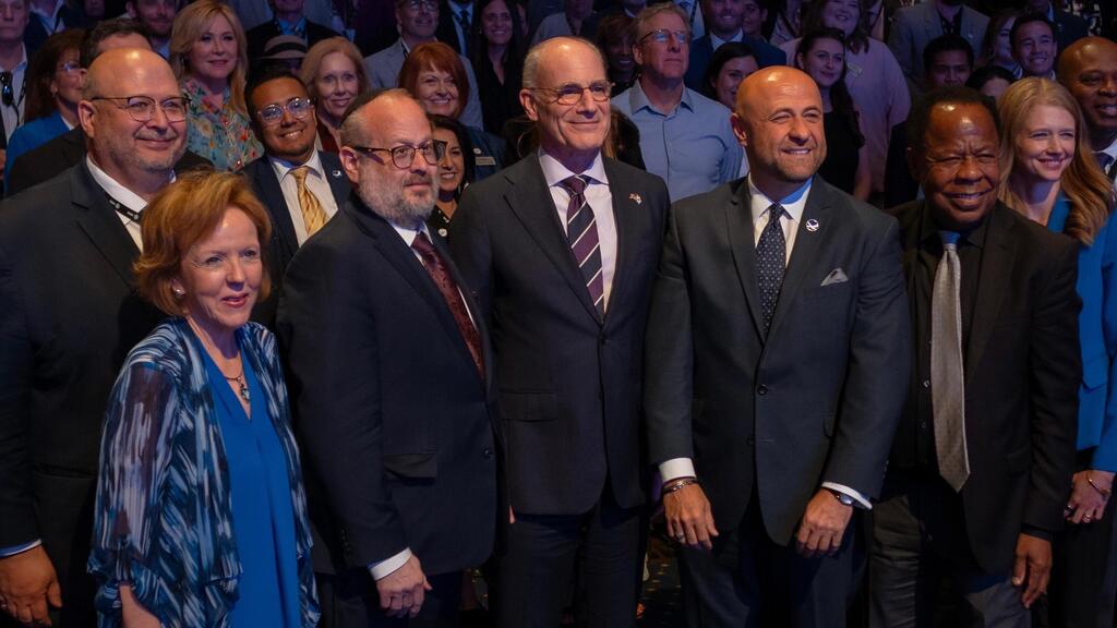 L to R: Dr. Susan Michael, President, ICEJ USA; Rabbi Yehuda Kaploun, US Special Envoy to Combat Antisemitism; Yechiel Leiter, Israeli Ambassador to the US; Bishop Robert Stearns, President of Eagles’ Wings 