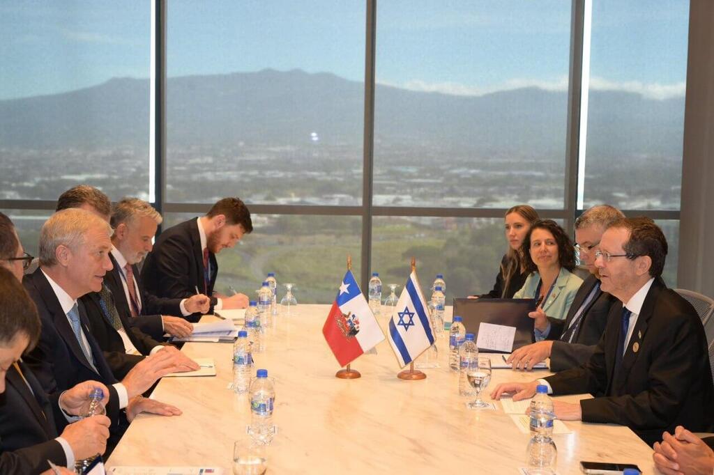 נשיא המדינה עם נשיא צ'ילה