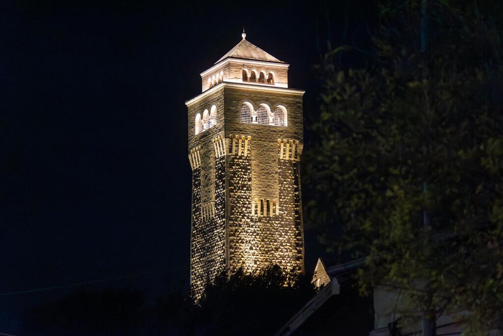 The first tall building in the area: Augusta Victoria (Photo: Dor Pazuelo) אוגוסטה ויקטוריה