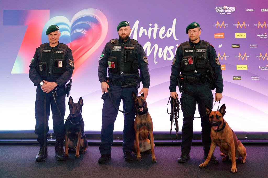 Austrian police at Eurovision (Photo: Reuters/Lisa Leutner) מאבטחים אוסטרים באירוויזיון