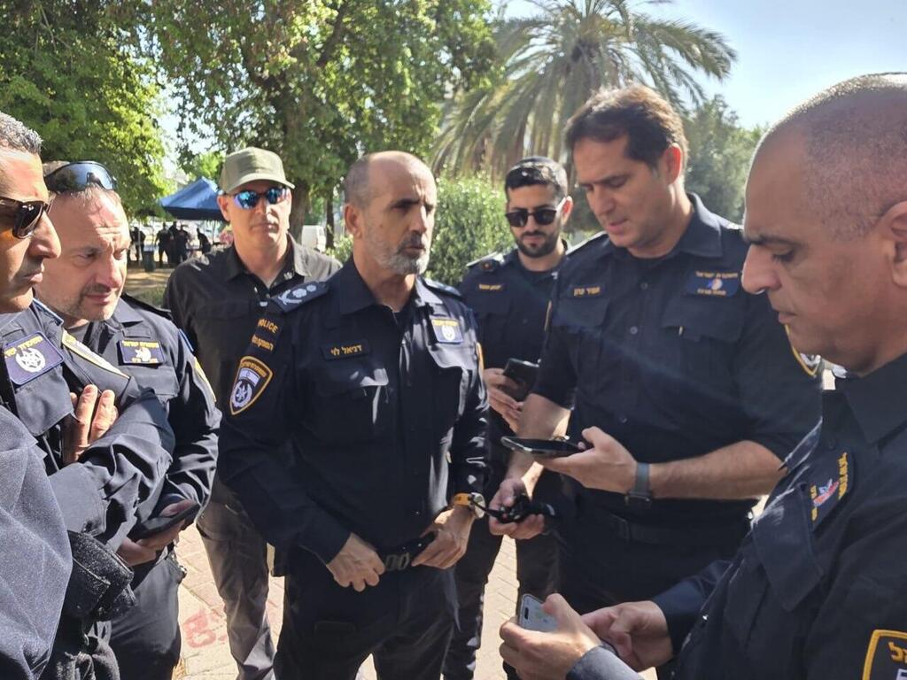 המפכ"ל דני לוי בזירת אירוע הירי ברמלה