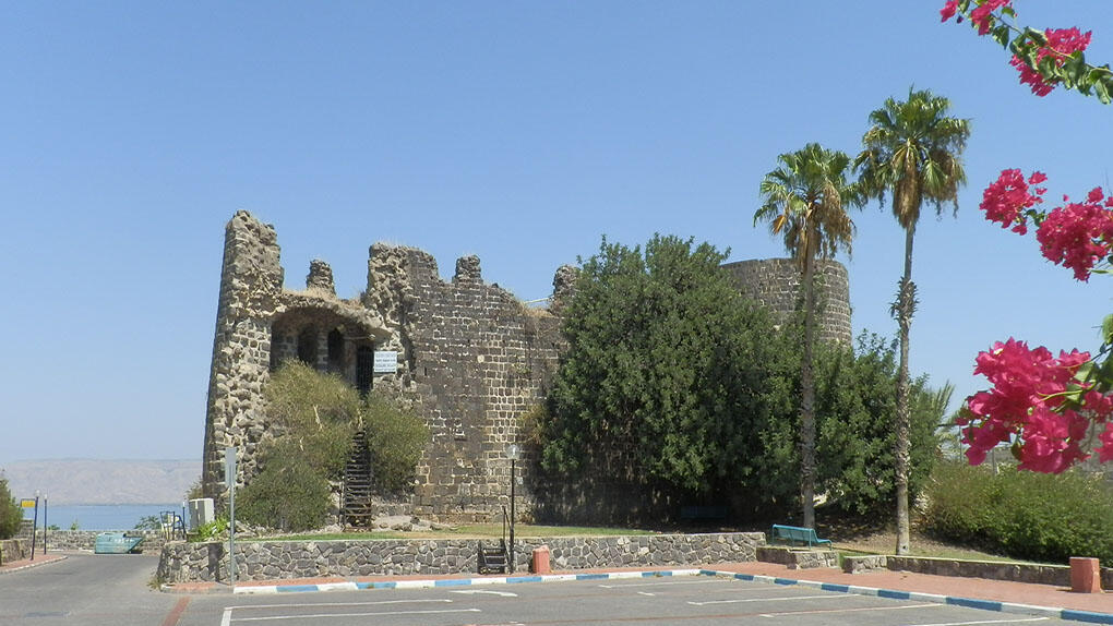 מצודת צ'ולייבי בטבריה, שניזוקה ברעידת האדמה הקשה שהתרחשה בינואר 1837. רעידת האדמה פגעה גם בצפת וגרמה לנזק רב ולאלפי נפגעים
