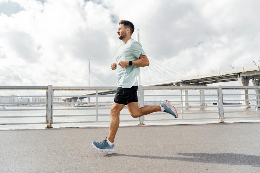 Beginners? It is better to start with walking (Photo: Shutterstock) ריצה