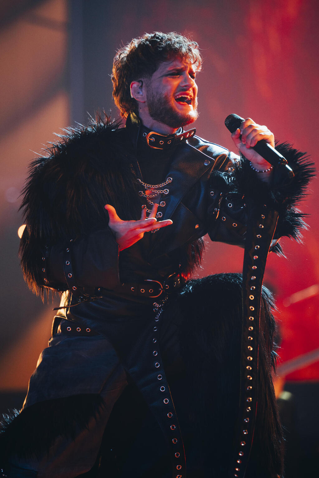 A look of dark Gothic knights: Serbia’s band Lavina during rehearsals (Photo: Sarah Louise Benentt/EBU) נציגי סרביה לאבינה בחזרות לאירוויזיון, 2026