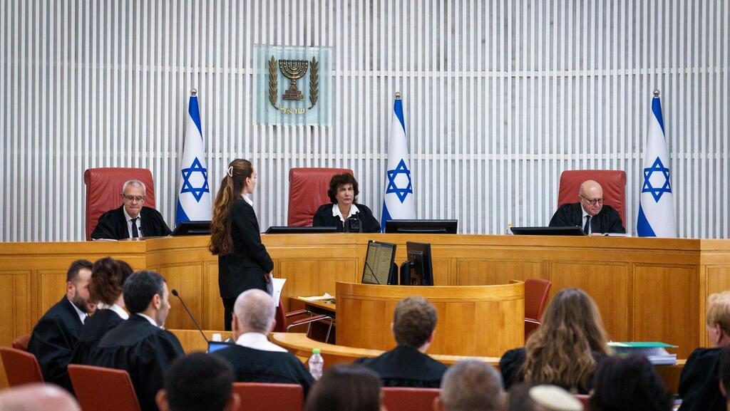 נציג היועמ"שית בבג"ץ גופמן: "היה פגם בטוהר מידות"; השופטים הקשו: "מסתמך על השערות"