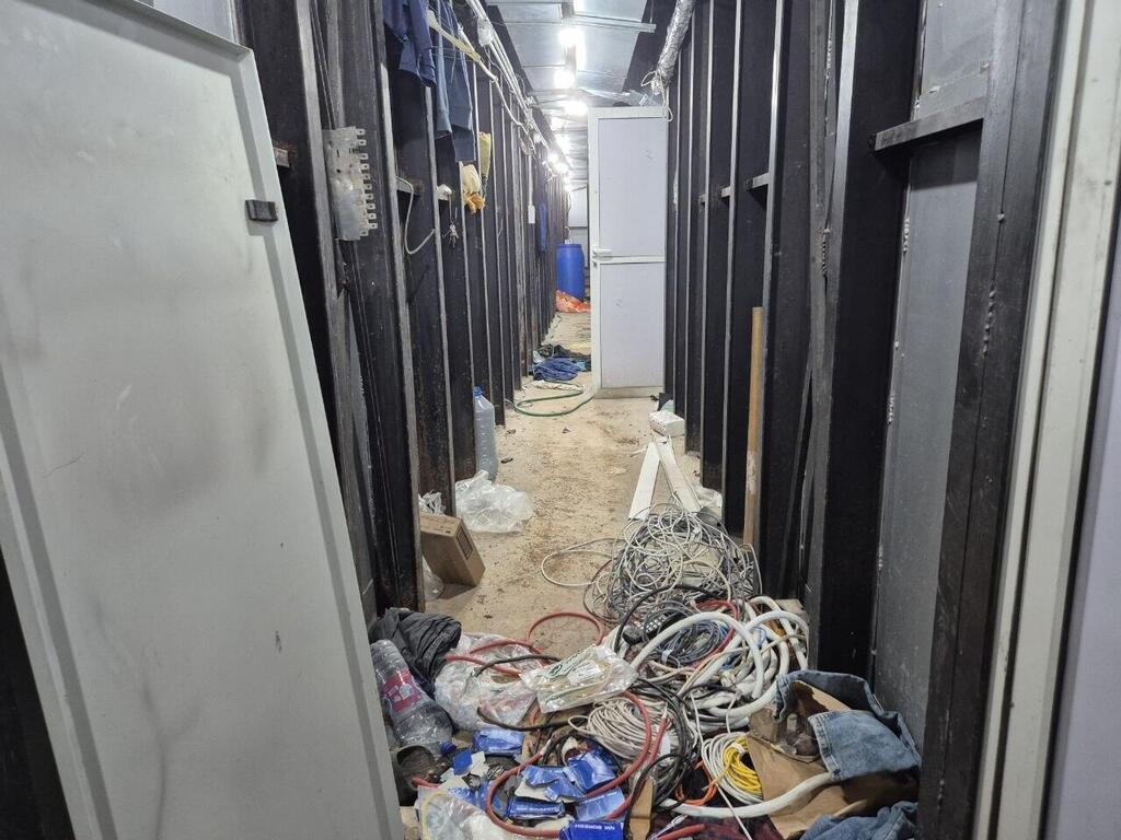 A Hezbollah tunnel runs 25 meters beneath Khiam’s main street in southern Lebanon (Photo: Elisha Ben Kimon) המנהרה באזור הצפון
