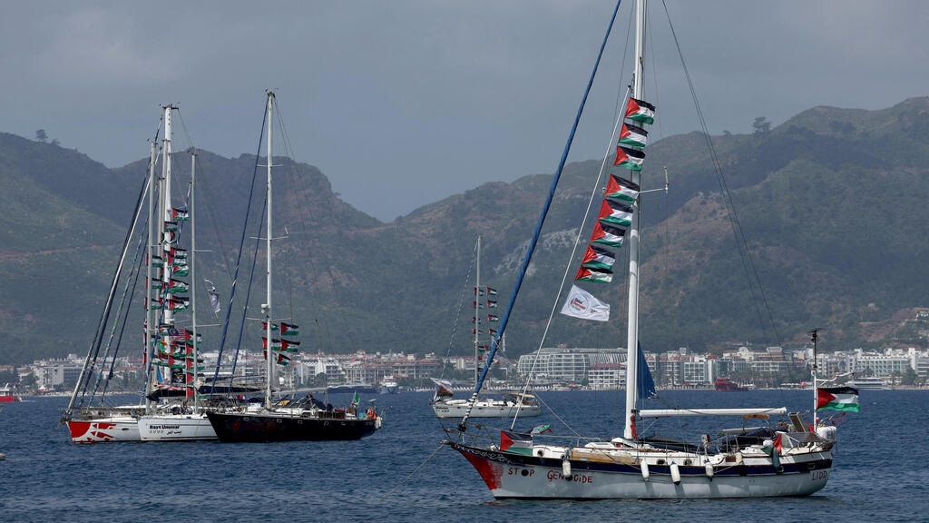 Marmaris, Turkey, vessels of the Sumud flotilla (Photo: Mehmet Emin Caliskan/ Reuters) מרמריס טורקיה ספינות משט סומוד