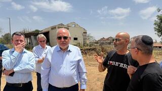 ליברמן מבקר בבארי