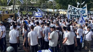 עשרות אלפים חוגגים במצעד הדגלים בירושלים