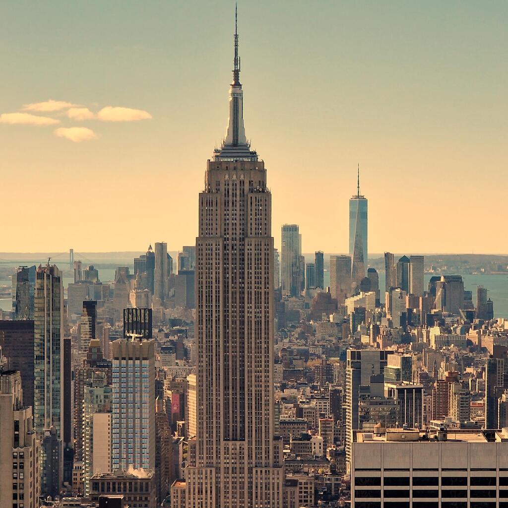 The Empire State Building and the New York City skyline (Photo: RKS00003, shutterstock) אמפייר סטייט בילדינג וקו הרקיע של ניו יורק