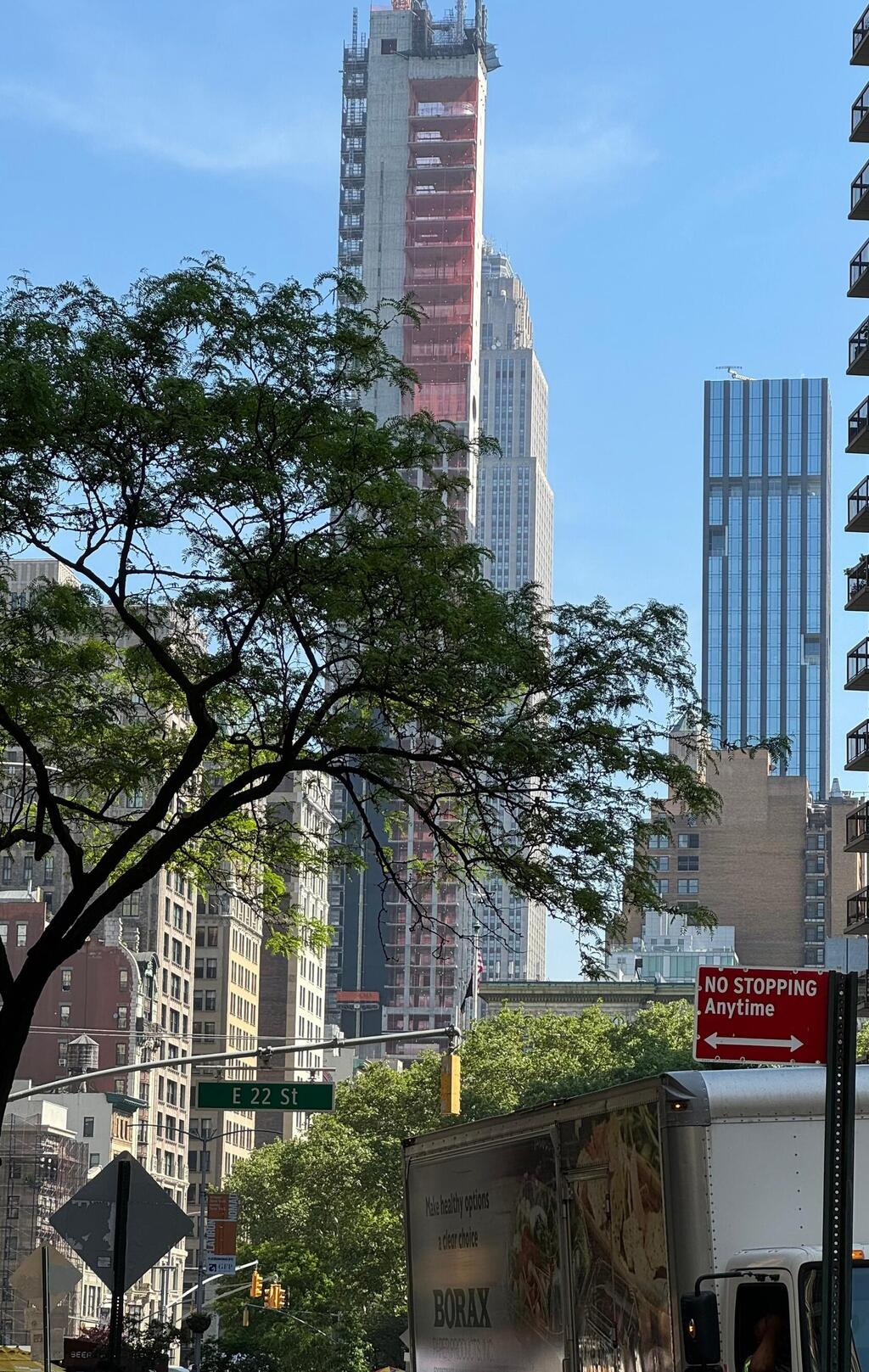 262 Fifth Avenue blocks one of New York City’s iconic landmarks (Photo: Warren Eisenberg, shutterstock) מסתיר את אחד מסמלי העיר ניו יורק