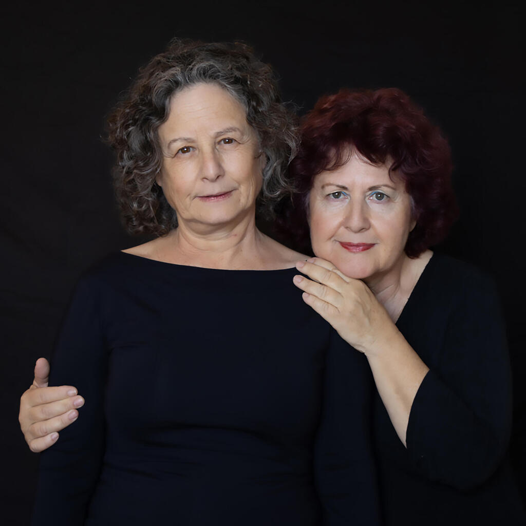 Vered and Tova (Photo: Dalia Zalika) טובה שמידט (מימ ין) ורד דונסקי (משמאל).
