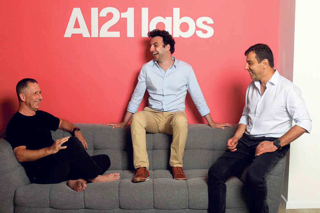 מייסדי AI21 Labs, מימין: אמנון שעשוע, אורי גושן ופרופ' יואב שוהם