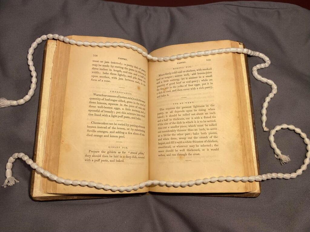 The kosher recipe book from 180 years ago ((Photo: Haim and Hanna Salomon Judaica Collection at the National Library of Israel)) ספר המתכונים הכשרים מלפני 180 שנה