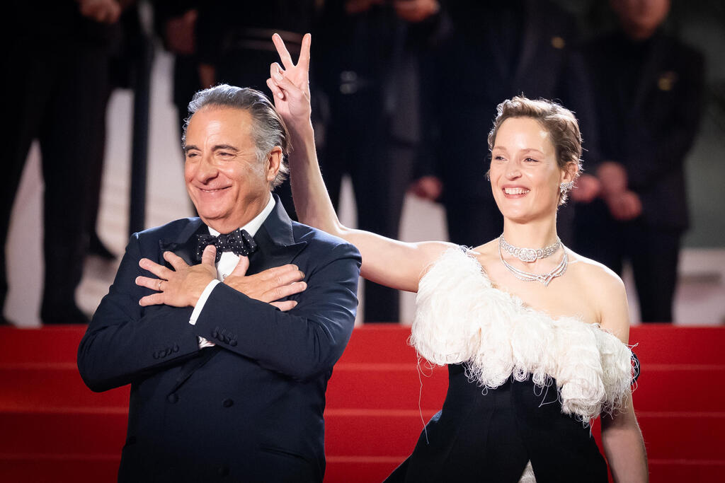 Vicky Krieps and Andy Garcia at the Cannes Film Festival (Photo: Andreas Rentz/Getty Images) ויקי קריפס ואנדי גרסיה בפסטיבל קאן, 2026