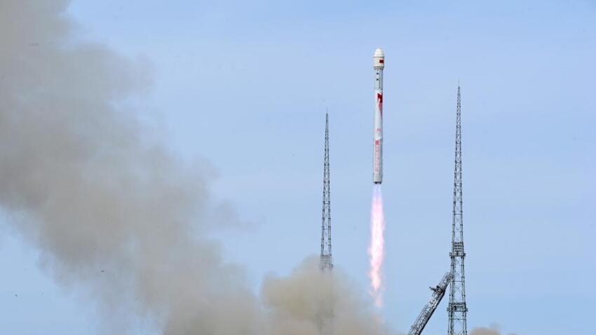 Back on track after a previous failure, and carrying a large payload. The Zhuque-2E rocket launches from Dongfeng this week 